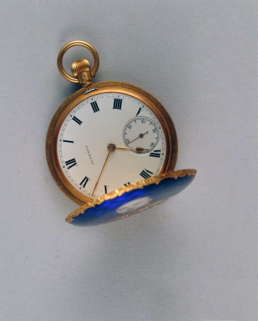 图片[1]-Bronze plated enamel character pocket watch-China Archive